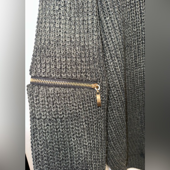 Preloved Knit Sweater - Picture 3 of 7